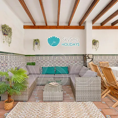Casa Tipica Malaguena Con Patio En El Centro Holiday home Malaga